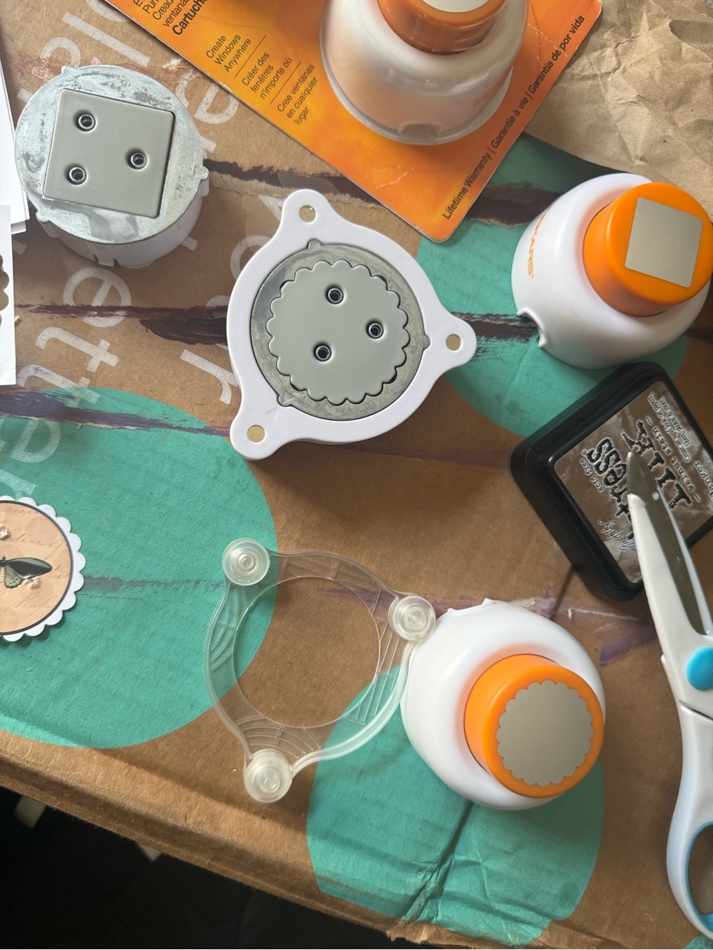 5 Fiskars Craft Paper Punch Set - Picture 2 of 2